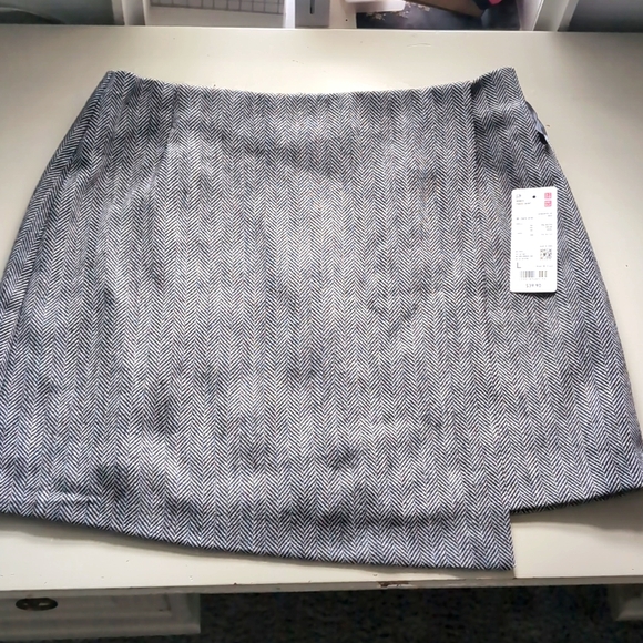 Uniqlo Gray Tweed Skort - Picture 1 of 5
